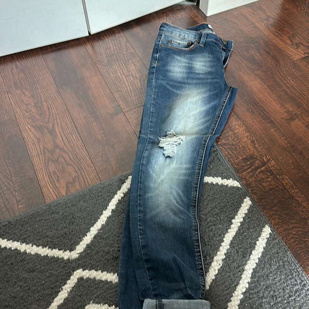 Women MUDD skinny jeans Capri